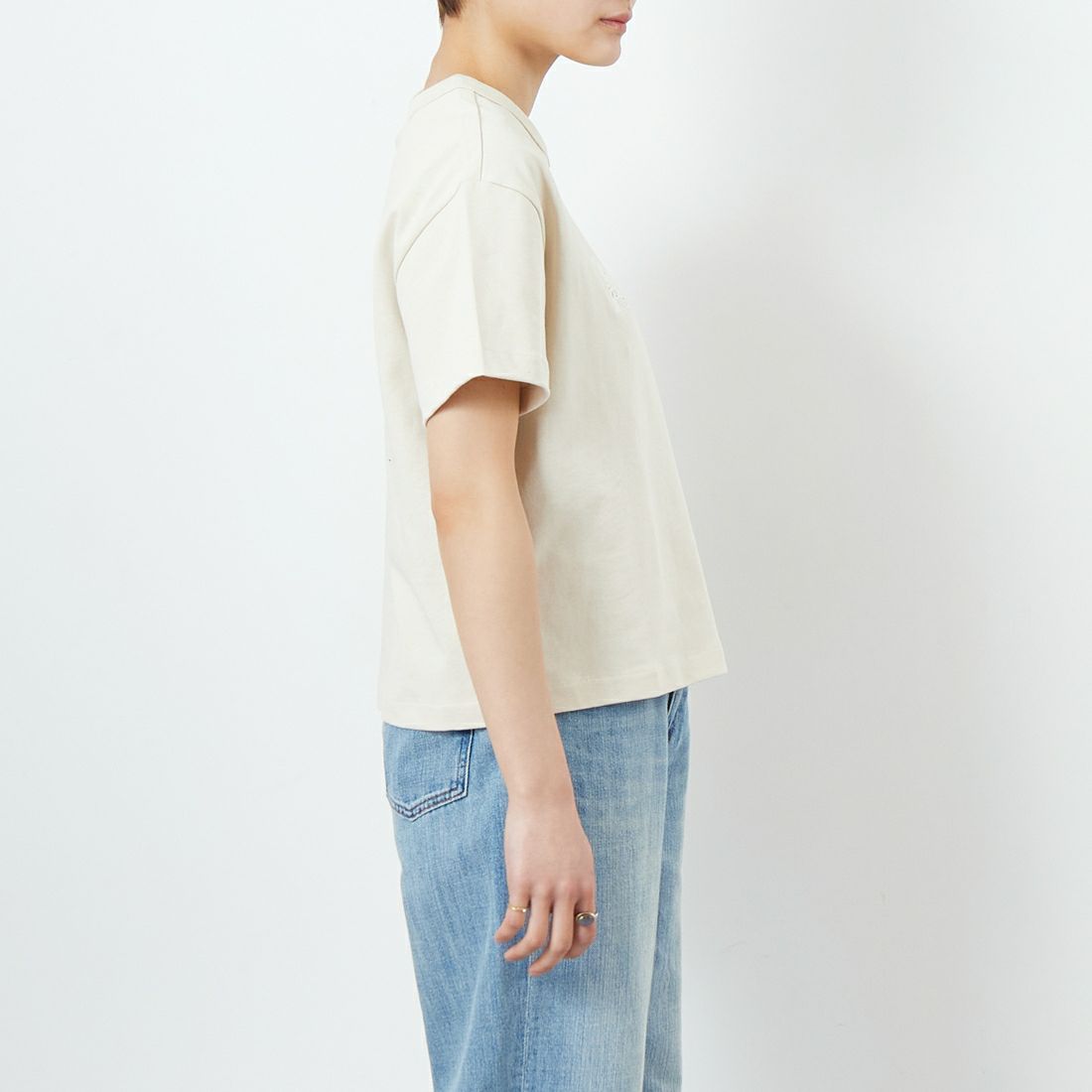 A.P.C. [アー・ペー・セー] ANNIE ショートスリーブTシャツ [T-SHIRT-ANNIE] 83 MASTIC &&モデル身長：160cm 着用サイズ：S&&