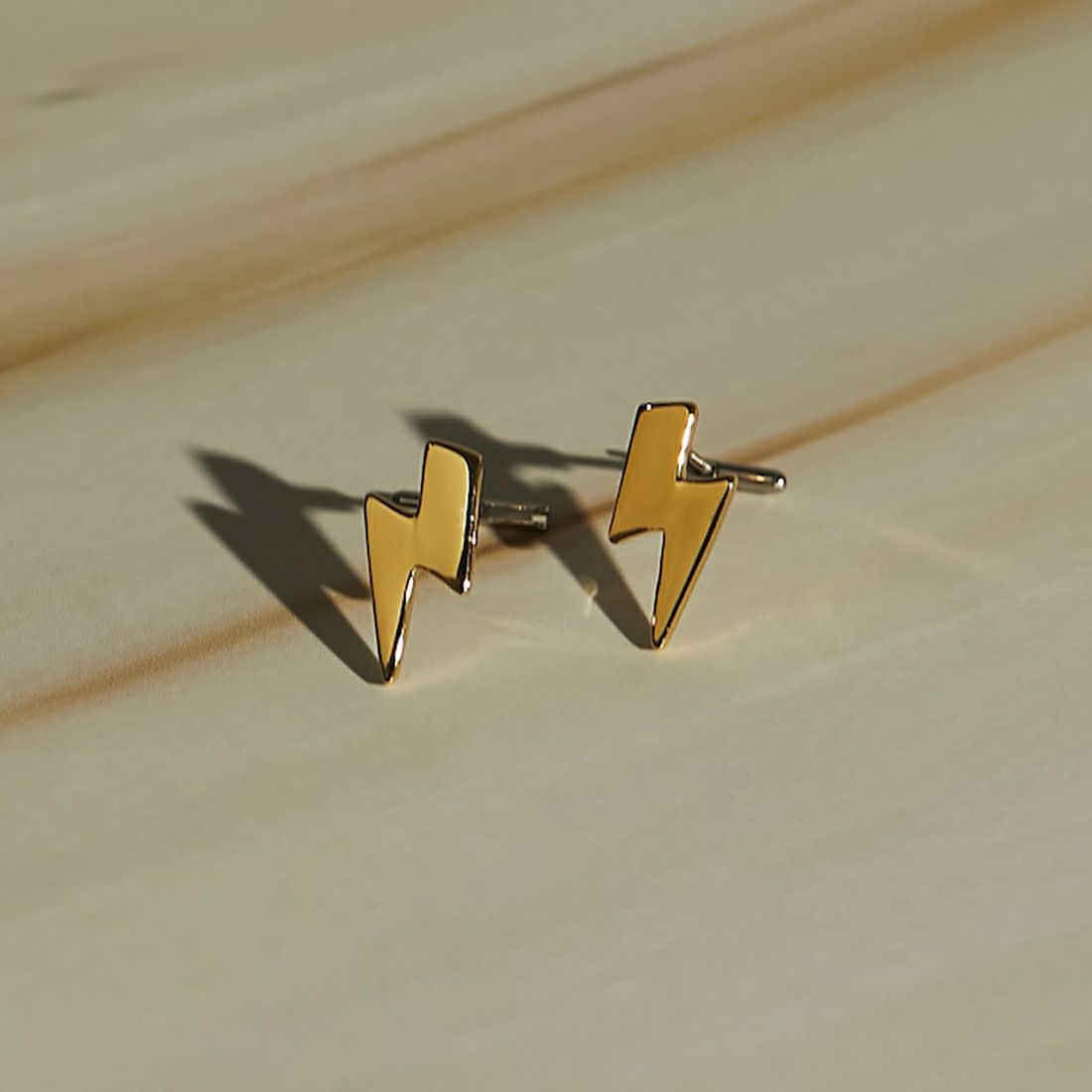 Baqless [バックレス] アミティ サンダーボルトゴールドピアス [AM-TB-YG] GOLD