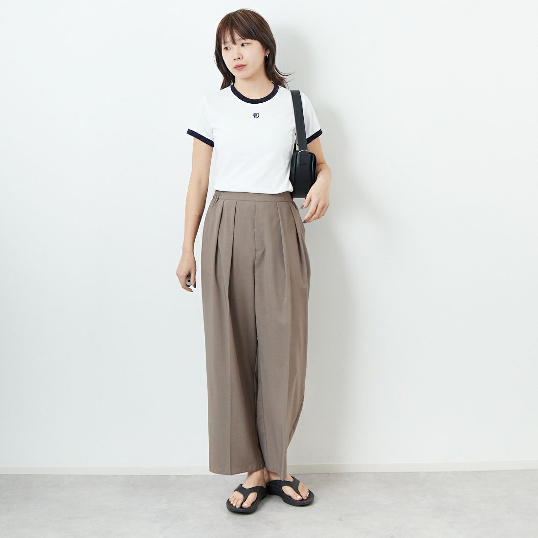 HOLIDAY [ホリデイ] スーパーファイン リンガーTシャツ [25101012] WHITE/NAVY &&モデル身長：167cm 着用サイズ：XXS&&