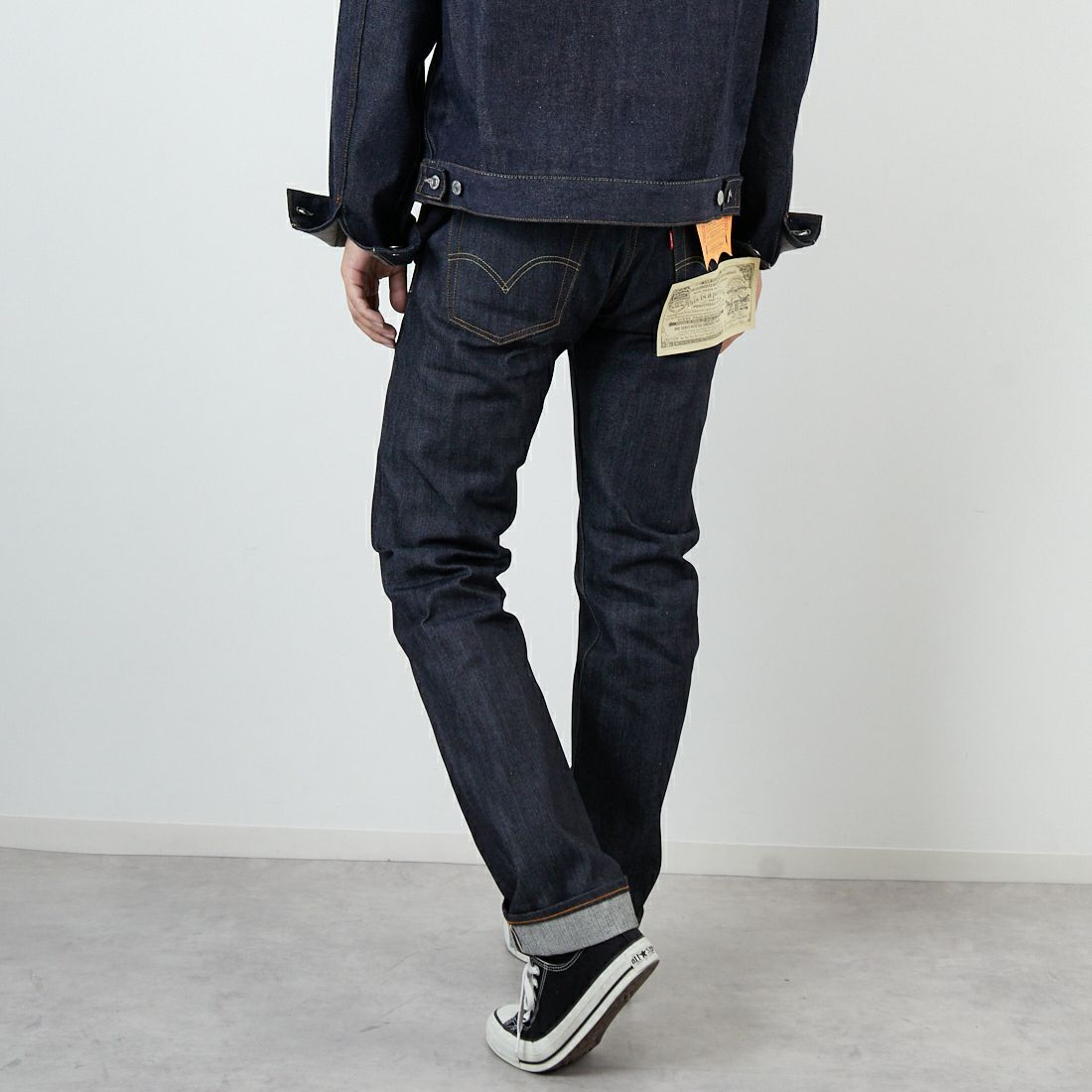 LEVIS Vintage Clothing [リーバイス ヴィンテージ クロージング] 1947年モデル501 [47501-02] 24 RIGID &&モデル身長：179cm 着用サイズ：30&&