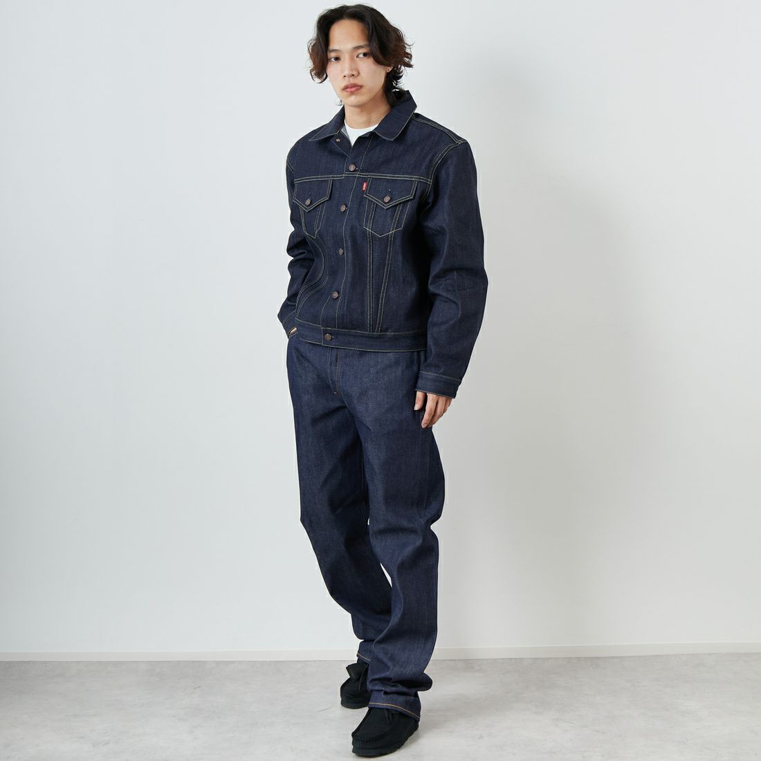 LEVIS Vintage Clothing [リーバイス ヴィンテージ クロージング] 1961 TYPE3 557 トラッカージャケット [74998-00] 03 ORGANIC &&モデル身長：179cm 着用サイズ：XL&&