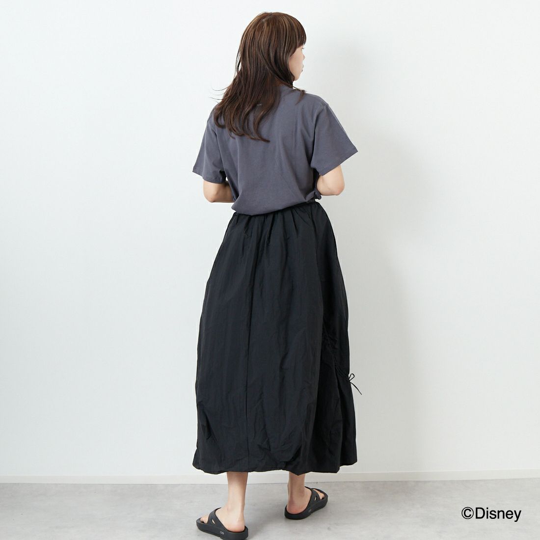 +81 BRANCA [ハチイチブランカ] MICKEY MOUSE/半袖Tシャツ [81B-25SS-CS14-A] CHARCOAL &&モデル身長：167cm 着用サイズ：F&&