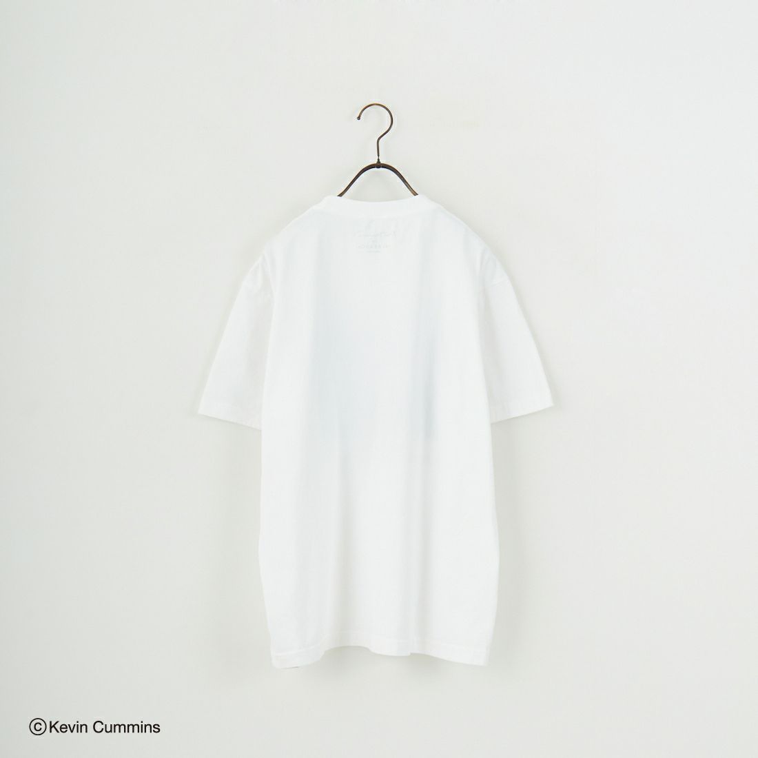 +81 BRANCA [ハチイチブランカ] ケビン・カミンズ フォトTシャツ [81B-25SS-CS21] WHITE