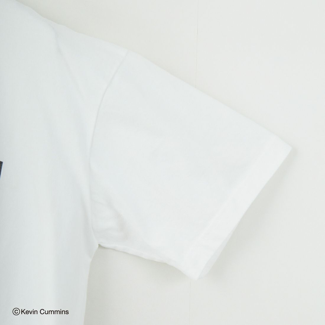 +81 BRANCA [ハチイチブランカ] ケビン・カミンズ フォトTシャツ [81B-25SS-CS21] WHITE