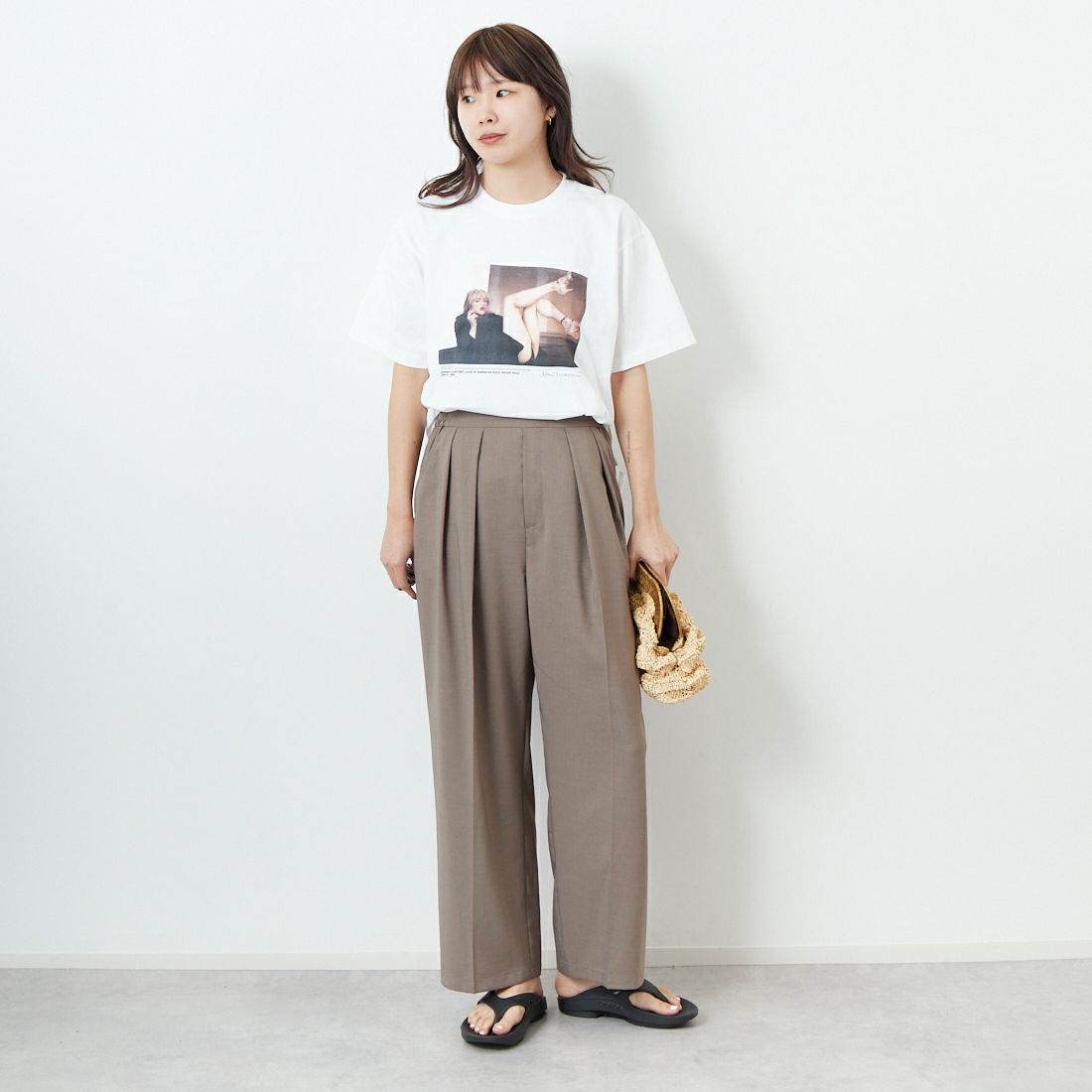 +81 BRANCA [ハチイチブランカ] ケビン・カミンズ フォトTシャツ [81B-25SS-CS22] WHITE &&モデル身長：167cm 着用サイズ：F&&