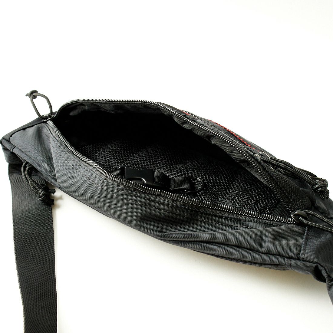 BRIEFING [ブリーフィング] SLASH ボディバッグ [BRA233L28] 010 BLACK