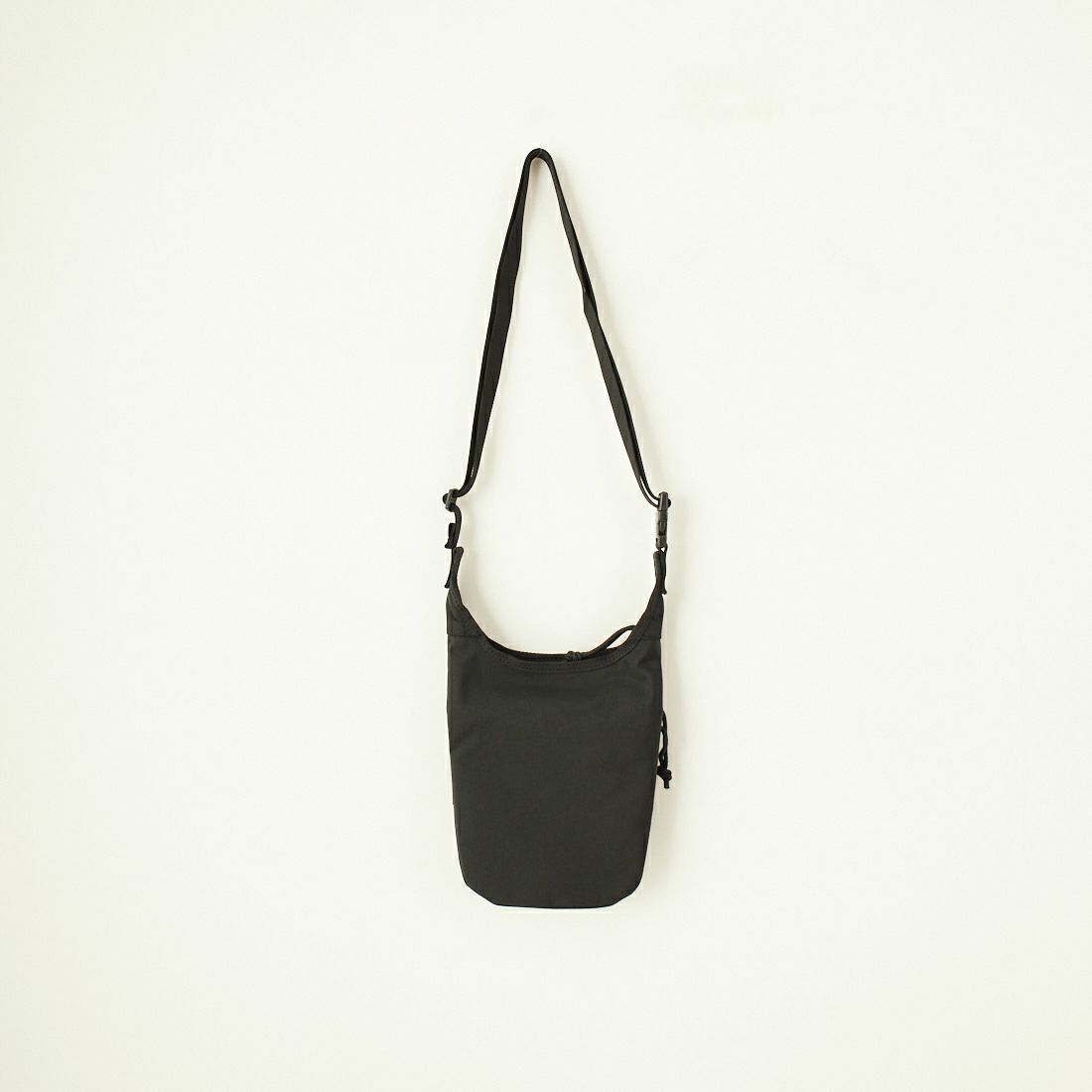 BRIEFING [ブリーフィング] DAY TRIPPER MINI ショルダーバッグ [BRA243L01] 010 BLACK