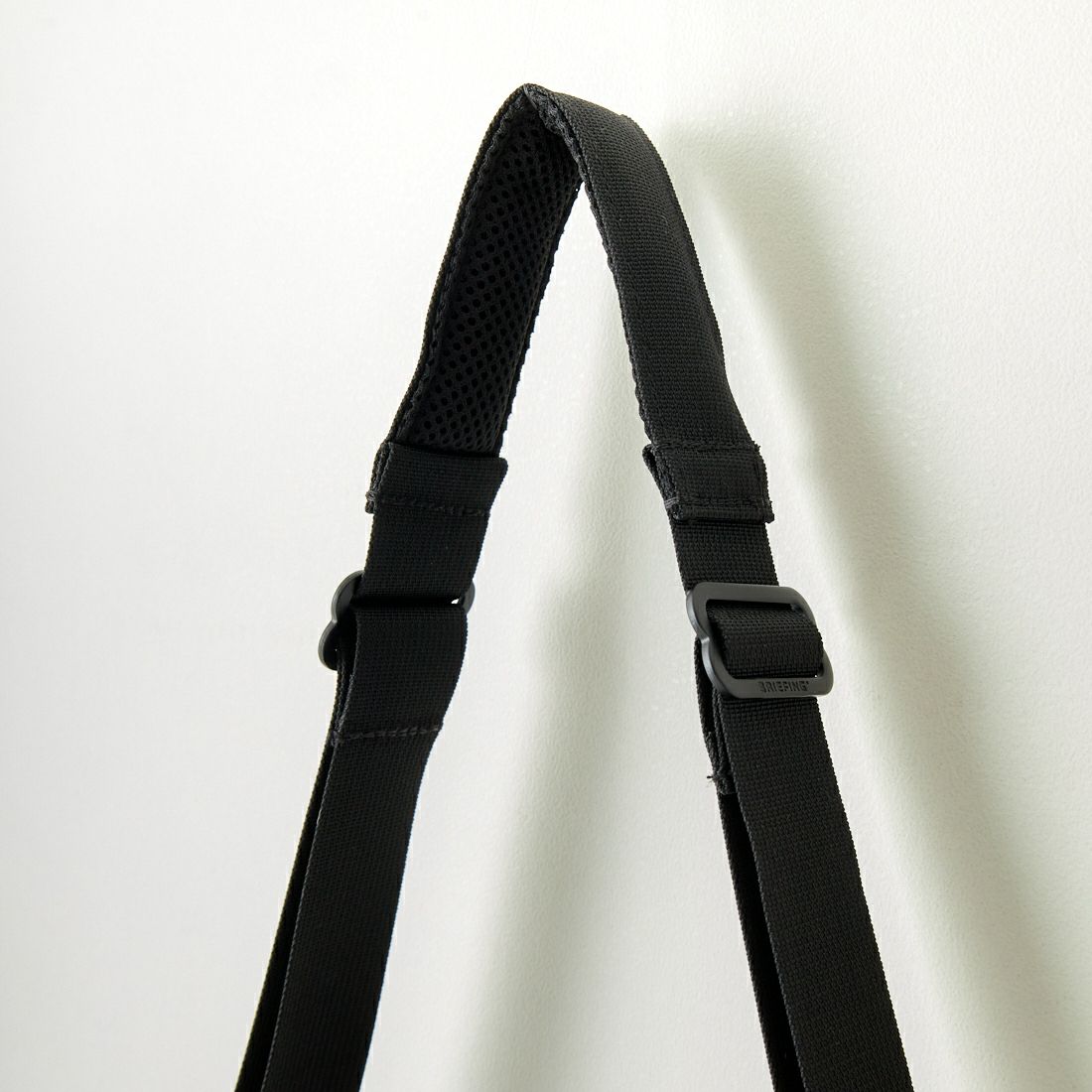 BRIEFING [ブリーフィング] DAY TRIPPER S ショルダーバッグ [BRF105219] 010 BLACK