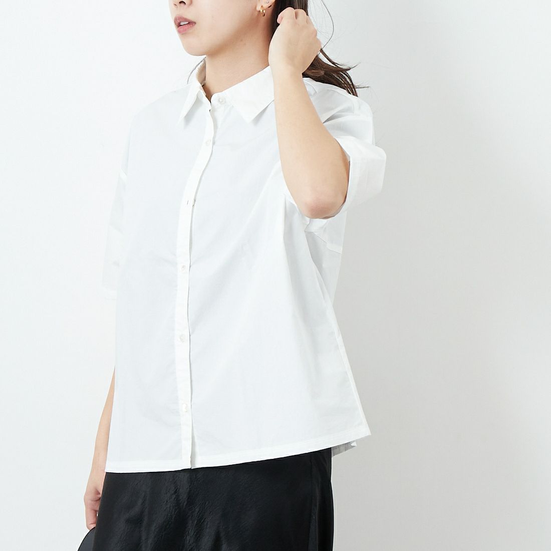 Commencement [コメンスメント] ハーフスリーブワイドシャツ [C-290] WHITE &&モデル身長：167cm 着用サイズ：F&&
