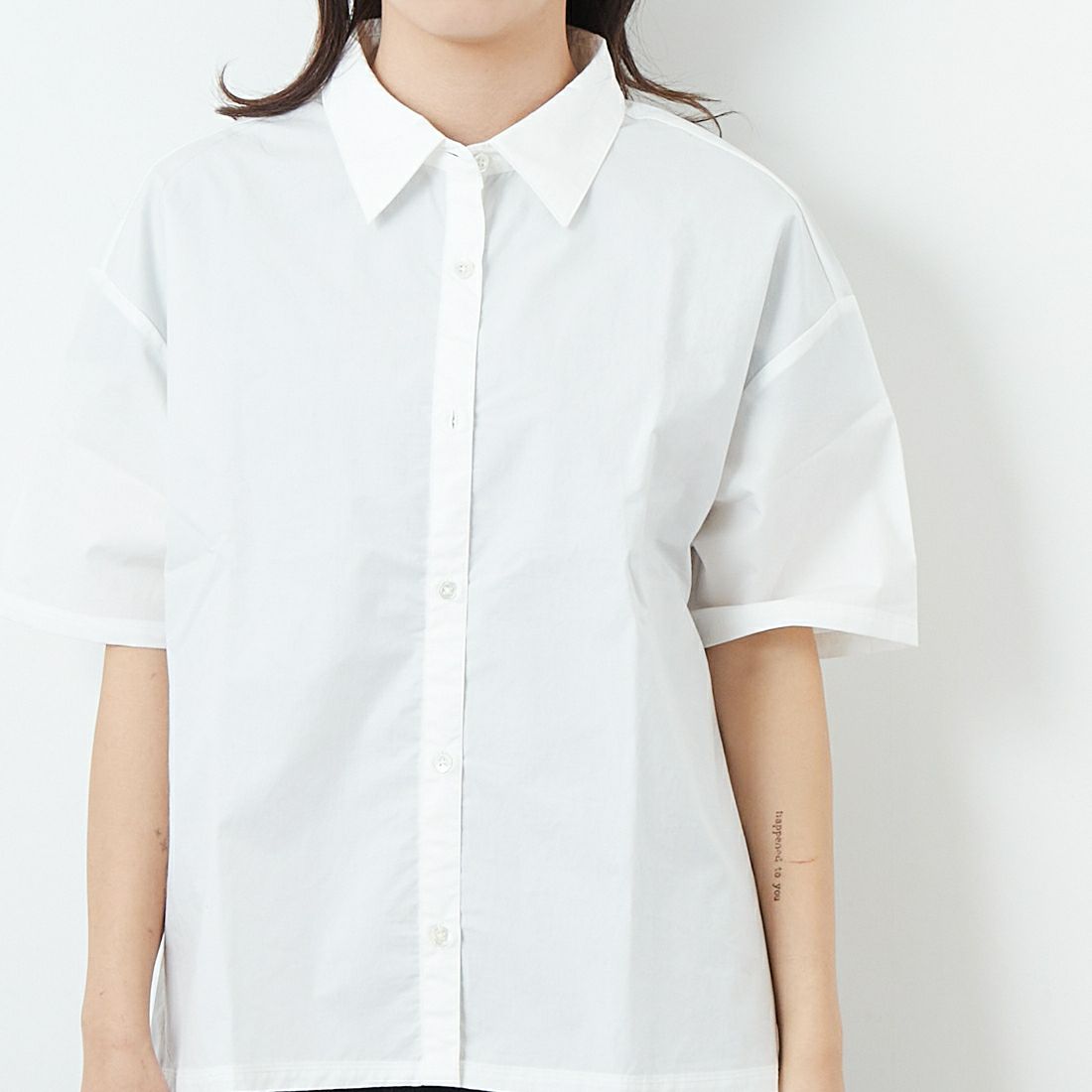 Commencement [コメンスメント] ハーフスリーブワイドシャツ [C-290] WHITE &&モデル身長：167cm 着用サイズ：F&&