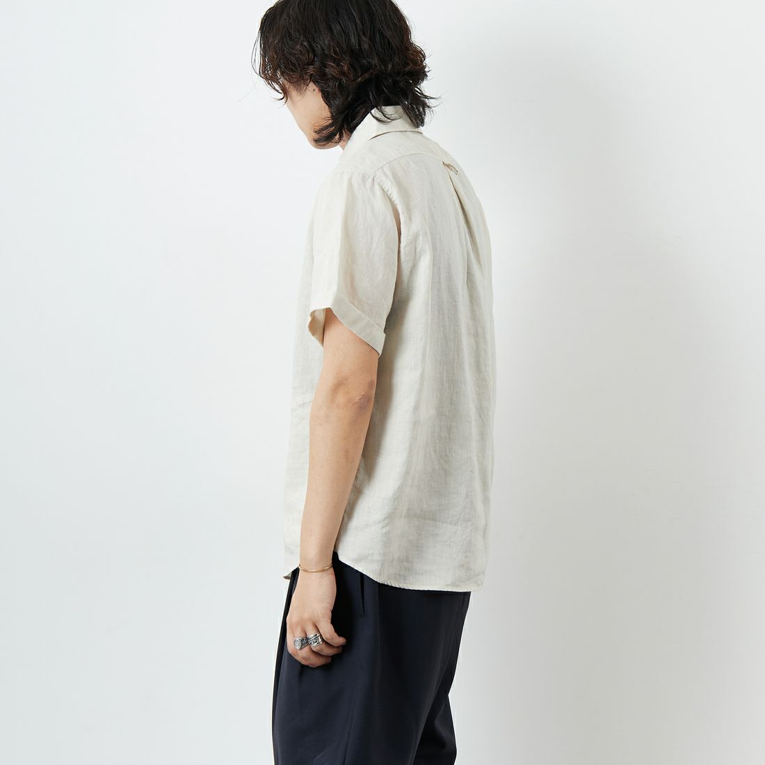 DANTON [ダントン] ラウンドカラー リネンクロスプルオーバーシャツ [DT-B0284FLI] OYSTER &&モデル身長：179cm 着用サイズ：40&&