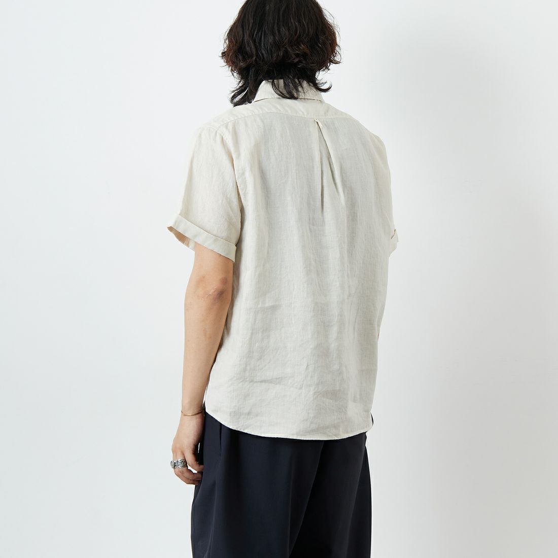 DANTON [ダントン] ラウンドカラー リネンクロスプルオーバーシャツ [DT-B0284FLI] OYSTER &&モデル身長：179cm 着用サイズ：40&&