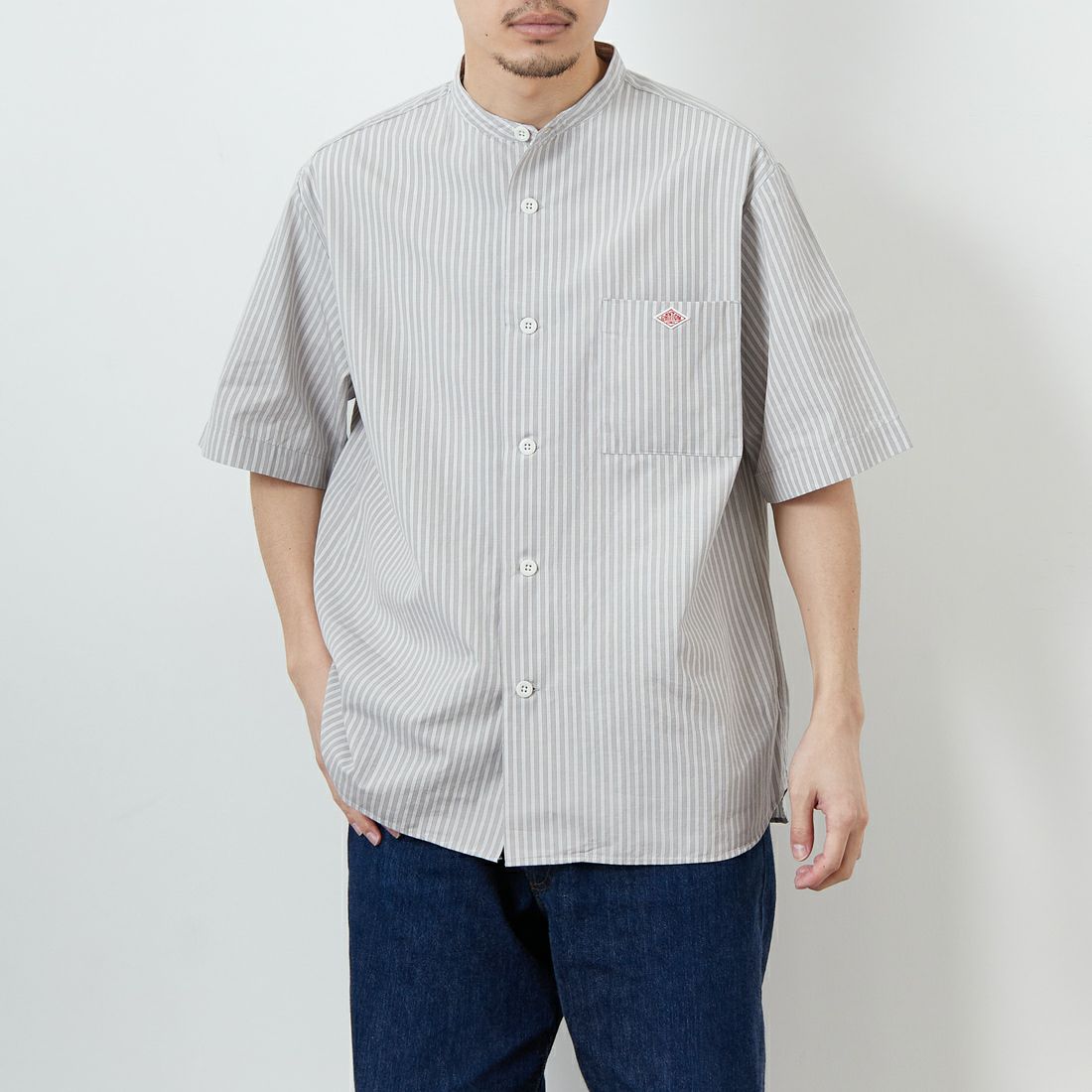 DANTON [ダントン] コットンリネン ストライプバンドカラーシャツ [JD-3788SCP] GRY/WHT ST &&モデル身長：168cm 着用サイズ：40&&