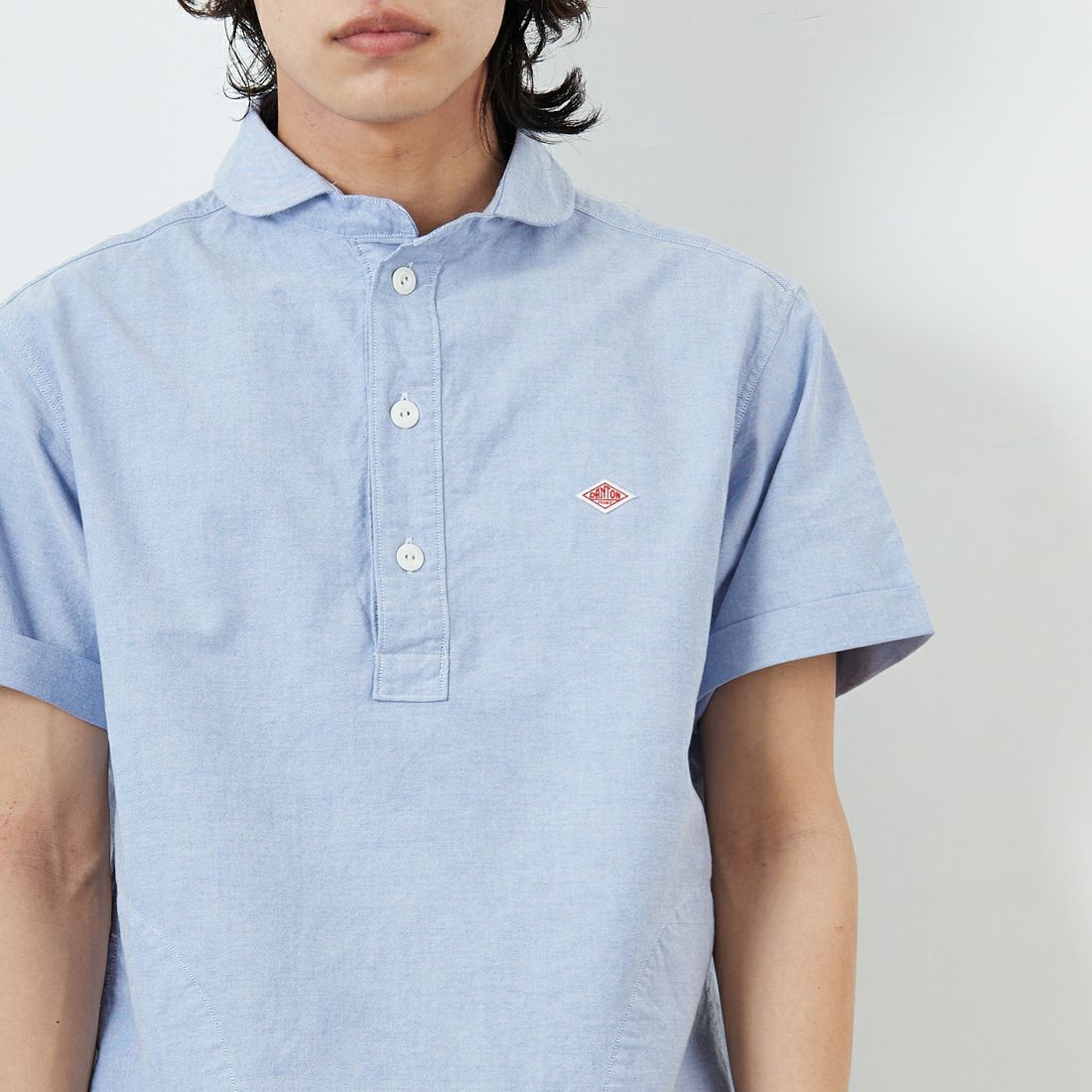 DANTON [ダントン] ラウンドカラー プルオーバーシャツ [DT-B0284SOX] BLUE &&モデル身長：179cm 着用サイズ：40&&