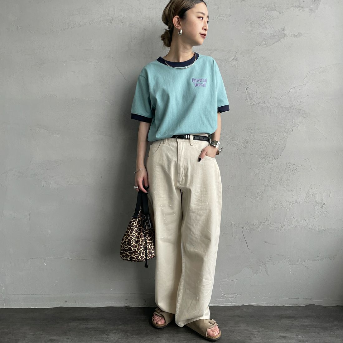 UNIVERSAL OVERALL [ユニバーサルオーバーオール] 別注 ロゴプリント リンガーTシャツ [U2513209IN-JF] T.BLUE/NVY &&モデル身長：150cm 着用サイズ：F&&