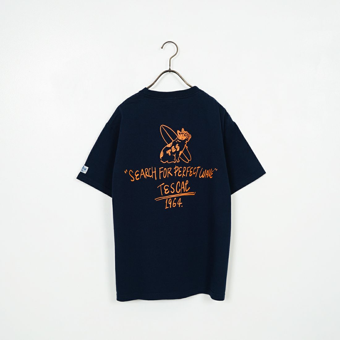 The Endless Summer [エンドレスサマー] 別注 手書き風ロゴ BUHIバックプリントTシャツ [FH-25574502-JF] 60 NAVY
