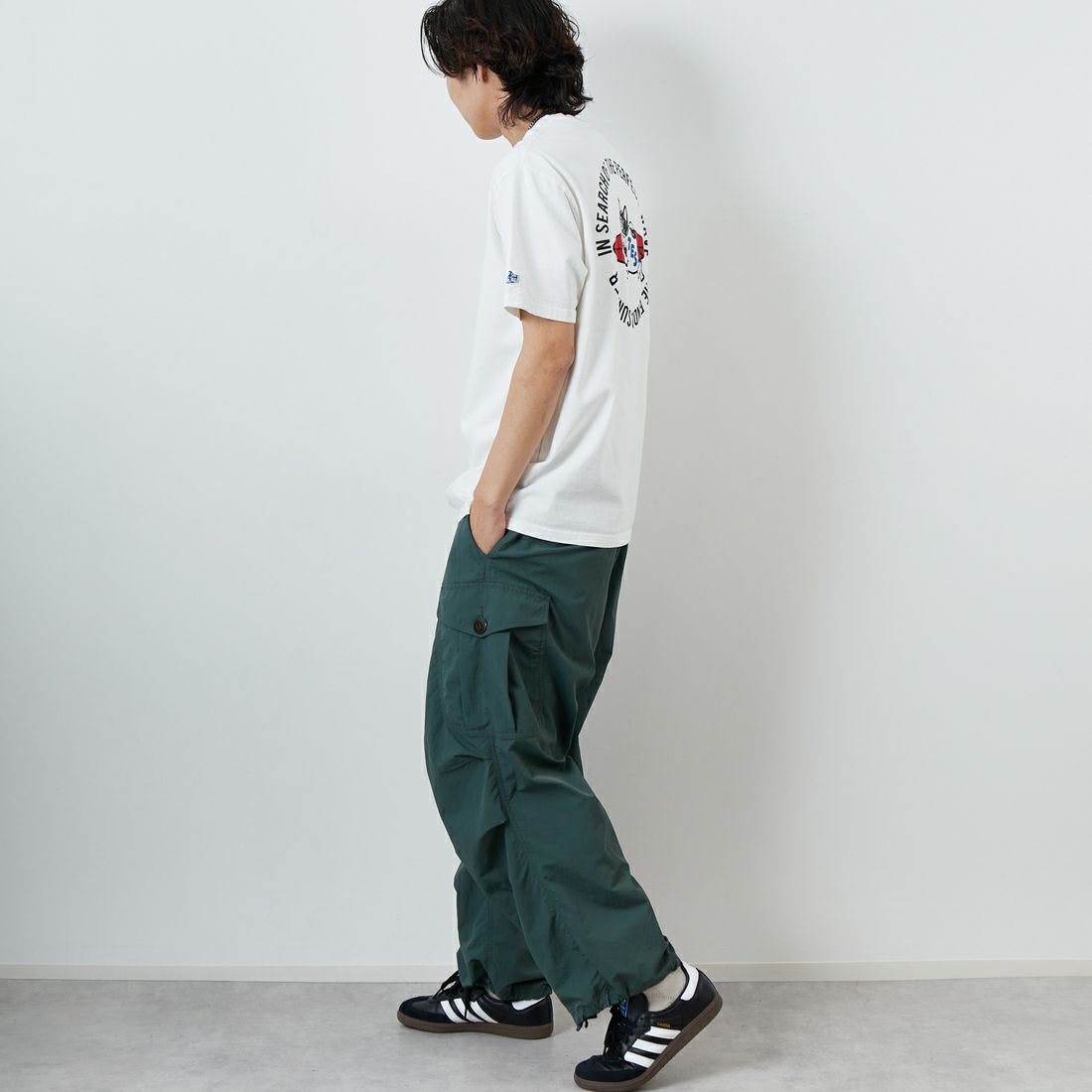 The Endless Summer [エンドレスサマー] 別注 サークルBUHIバックプリントTシャツ [FH-25574503-JF] 07 WHITE &&モデル身長：179cm 着用サイズ：XL&&