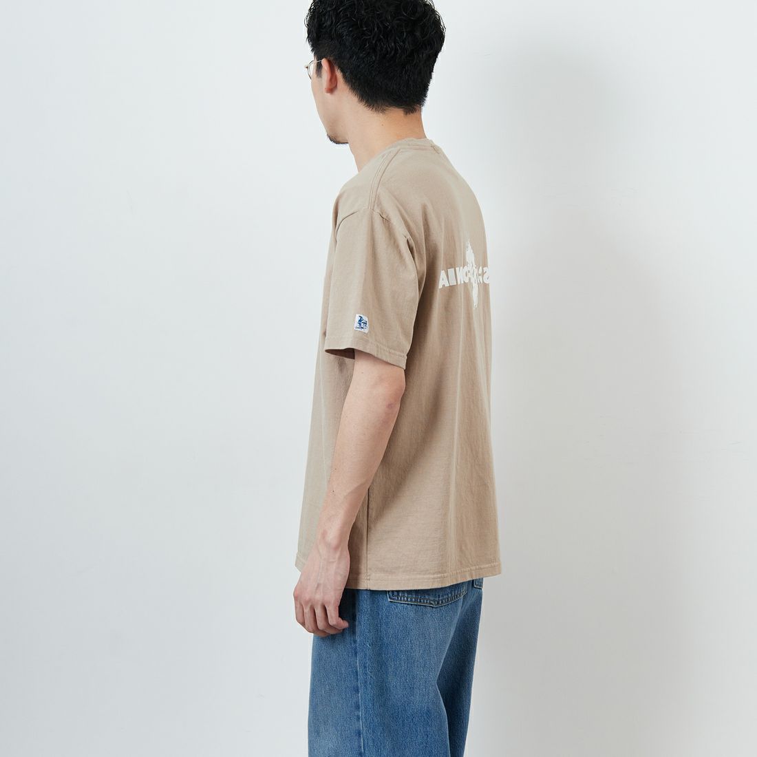 The Endless Summer [エンドレスサマー] 別注 TES CALフロッキーロゴプリントTシャツ [FH-25574504-JF] 35 BEIGE &&モデル身長：168cm 着用サイズ：L&&