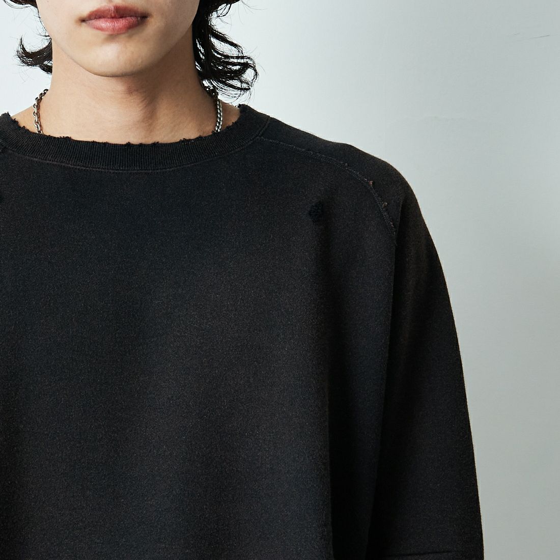 Needles [ニードルズ] ダーツスウェットシャツ [QV368] D BLACK &&モデル身長：179cm 着用サイズ：L&&