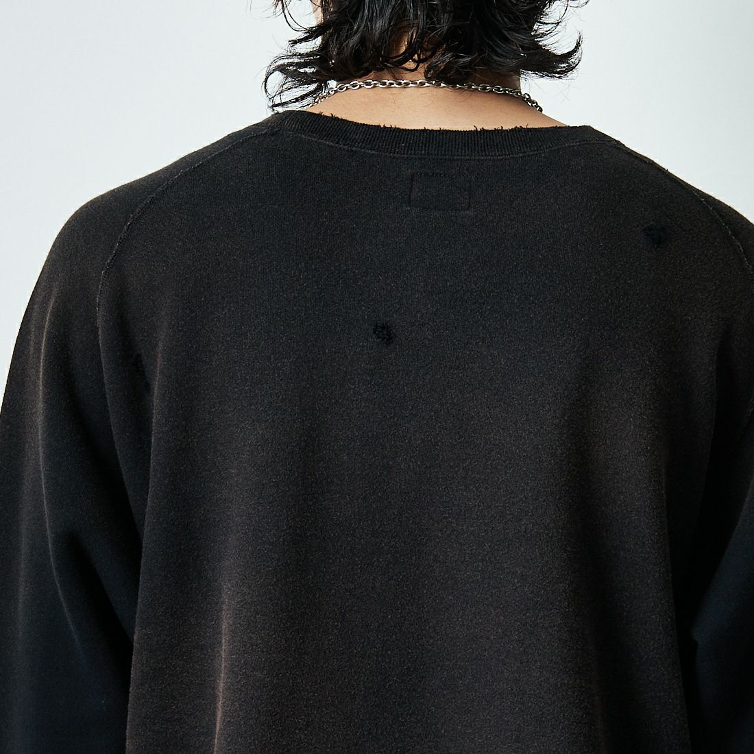 Needles [ニードルズ] ダーツスウェットシャツ [QV368] D BLACK &&モデル身長：179cm 着用サイズ：L&&