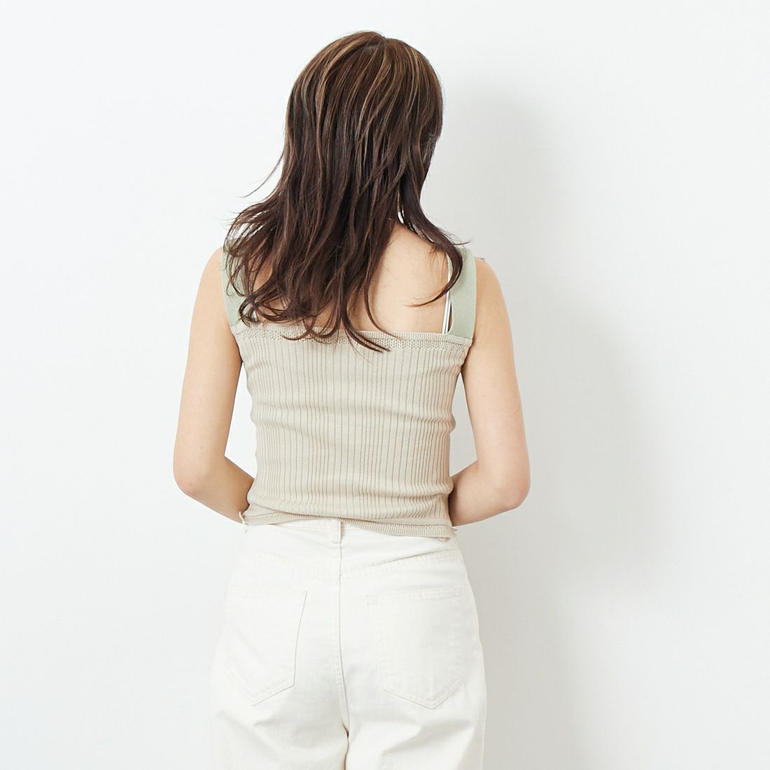 JoICEADDED [ジョイスアディッド] サトルアクセントキャミソールトップ [J251KN04] SOIL BEIGE &&モデル身長：167cm 着用サイズ：F&&