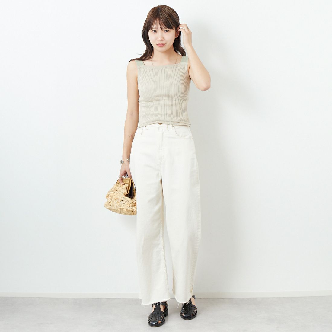 JoICEADDED [ジョイスアディッド] サトルアクセントキャミソールトップ [J251KN04] SOIL BEIGE &&モデル身長：167cm 着用サイズ：F&&