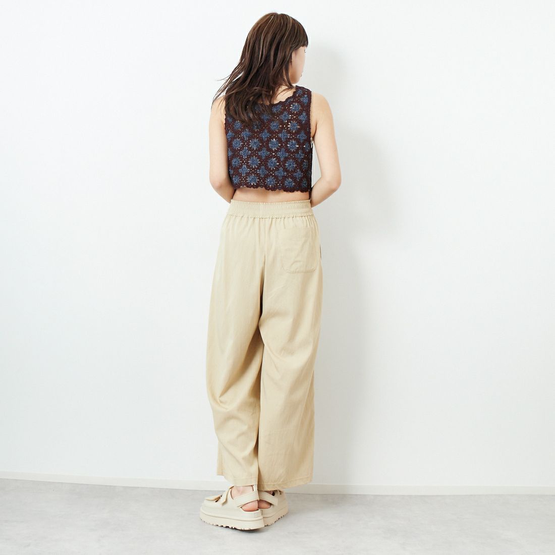 JoICEADDED [ジョイスアディッド] エンブロイダリーニットベスト [J251VT02] BROWN BLUE &&モデル身長：167cm 着用サイズ：F&&