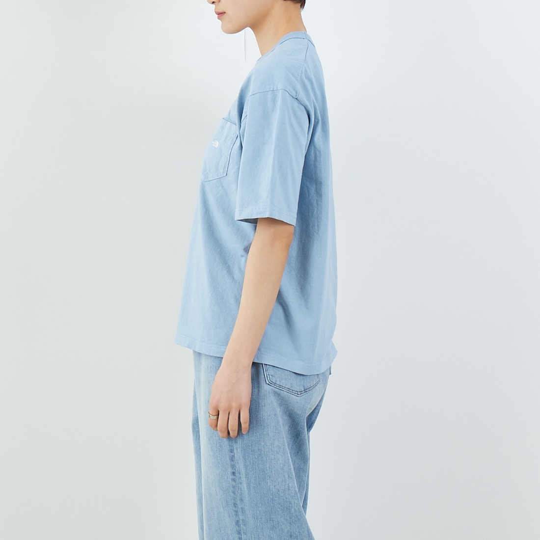 THE NORTH FACE PURPLE LABEL [ザ ノースフェイス パープルレーベル] 7オンス ポケットTシャツ [N25SI102] SX SX/OW &&モデル身長：160cm 着用サイズ：WS&&