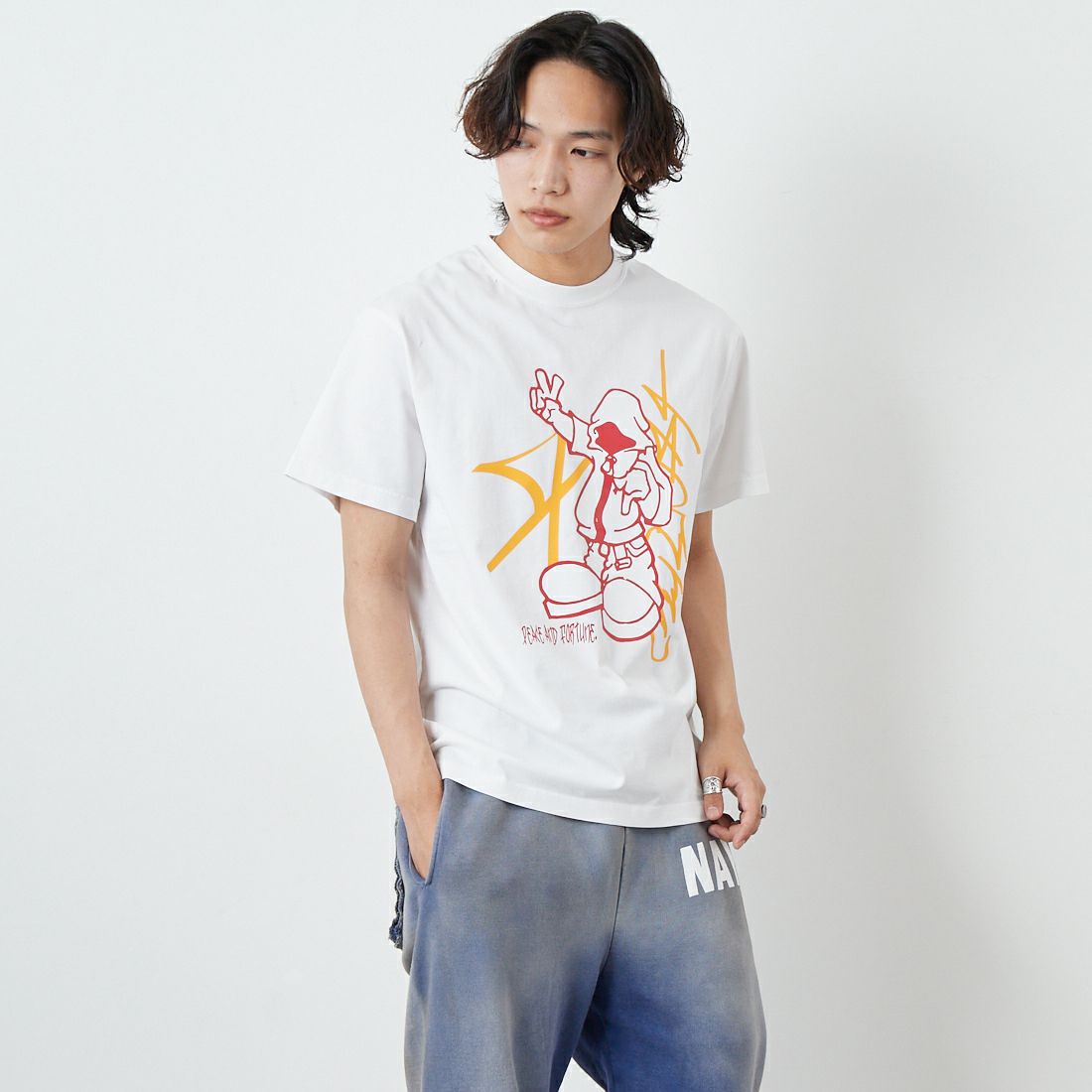 XLARGE [エクストララージ] PEACE AND FORTUNE ピグメントダイ ショートスリーブTシャツ [101251011025] WHITE &&モデル身長：179cm 着用サイズ：M&&
