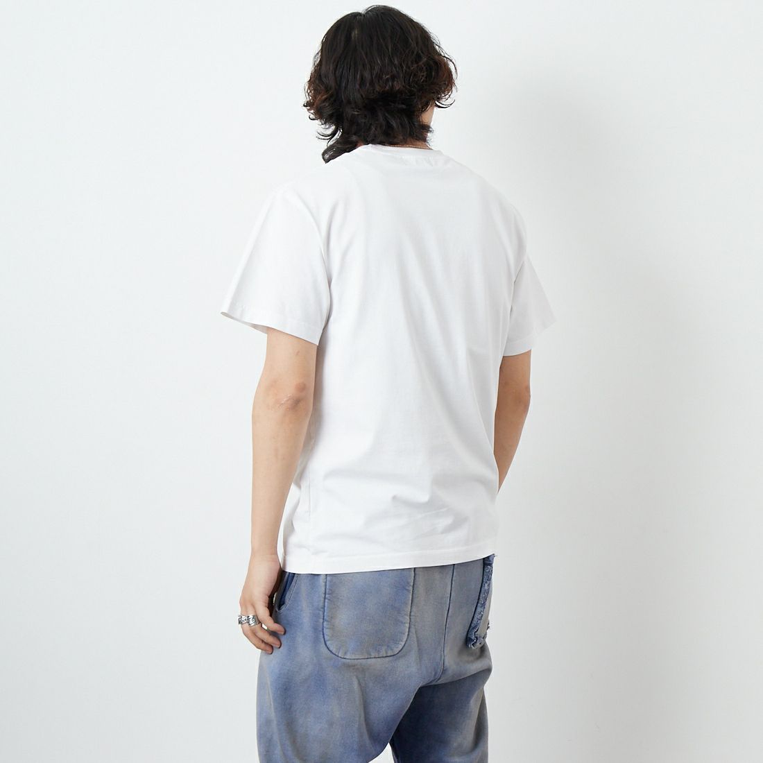 XLARGE [エクストララージ] PEACE AND FORTUNE ピグメントダイ ショートスリーブTシャツ [101251011025] WHITE &&モデル身長：179cm 着用サイズ：M&&