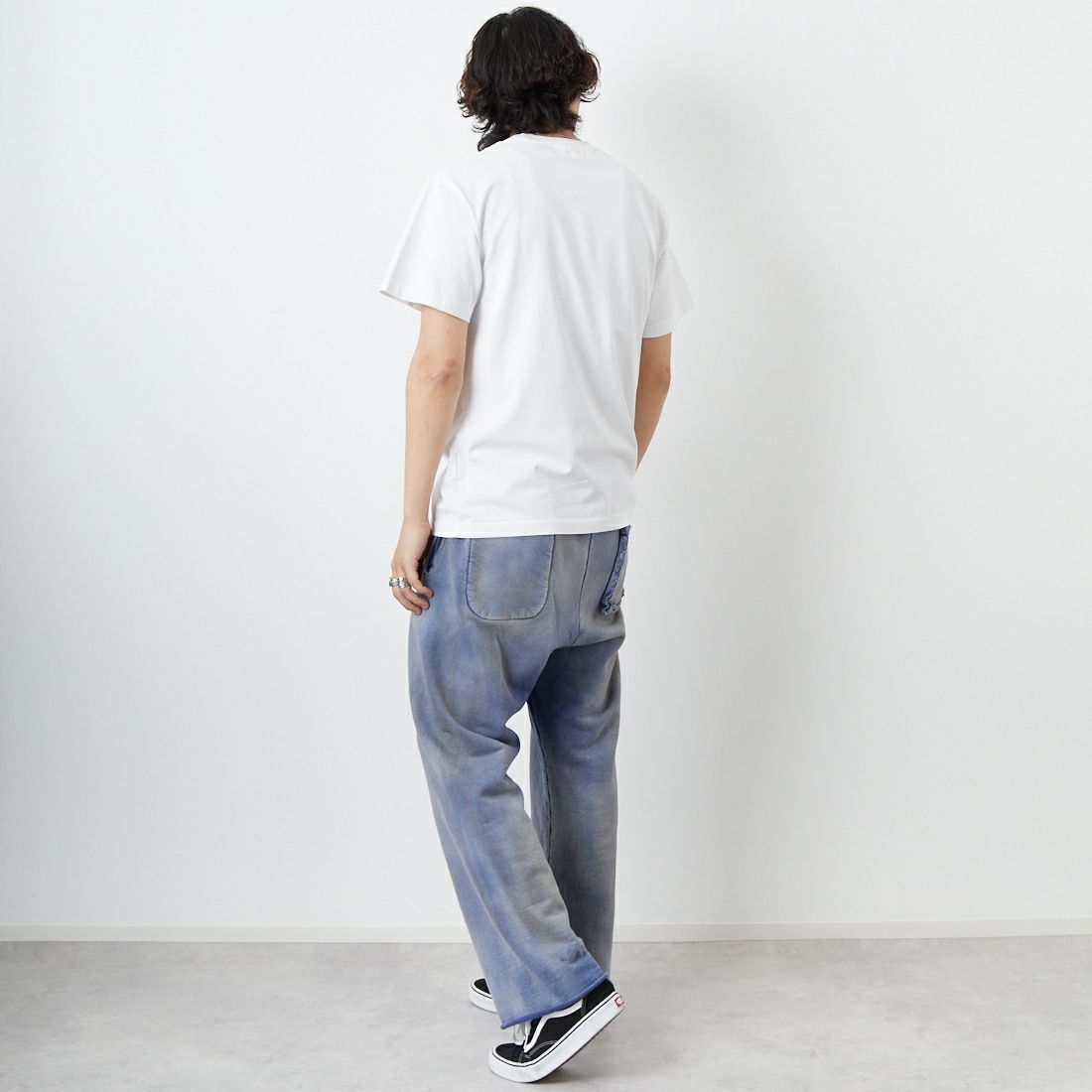 XLARGE [エクストララージ] PEACE AND FORTUNE ピグメントダイ ショートスリーブTシャツ [101251011025] WHITE &&モデル身長：179cm 着用サイズ：M&&