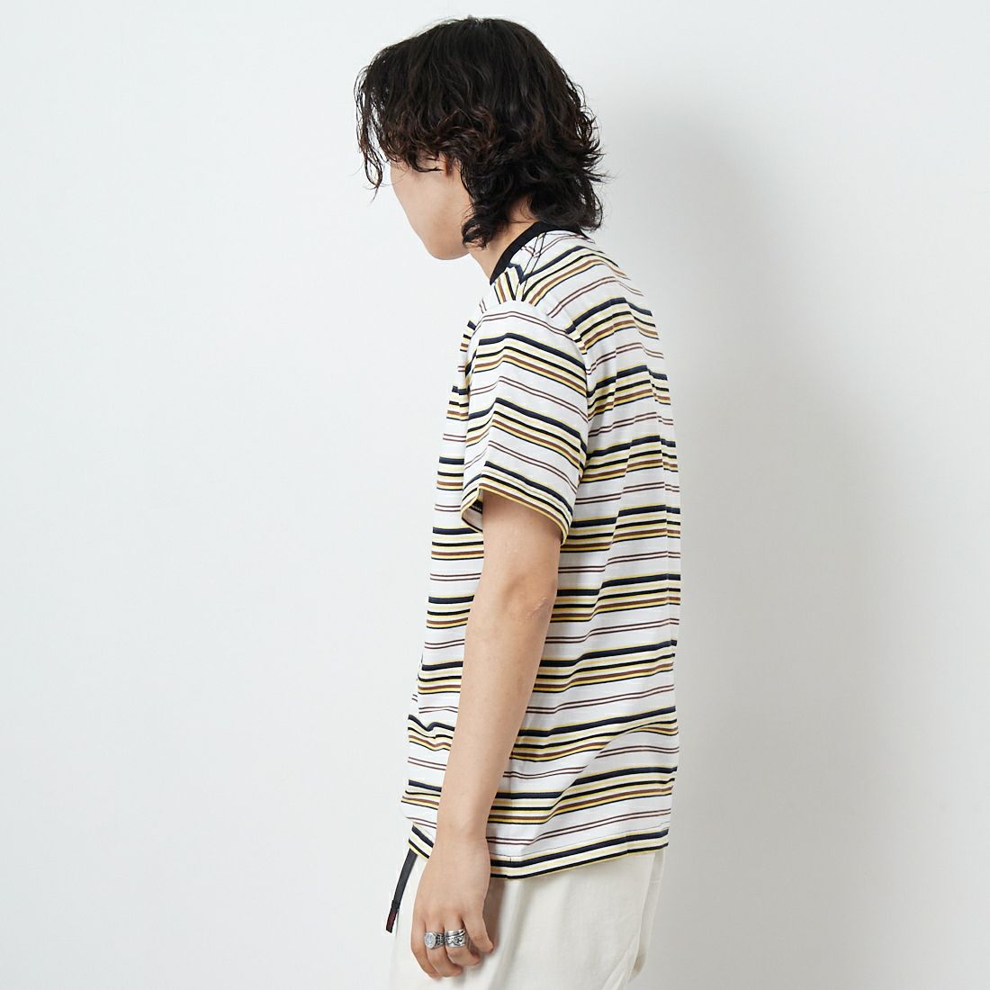 XLARGE [エクストララージ] ストライプ ショートスリーブTシャツ [101251011027] WHITE &&モデル身長：179cm 着用サイズ：M&&