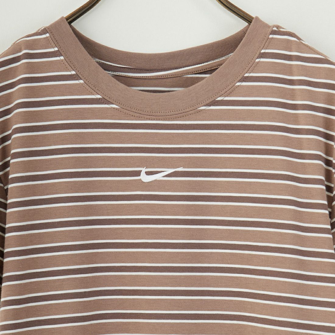 NIKE [ナイキ] スポーツウェア チルニットスリムボーダーTシャツ [HF9525] 233 MINK B