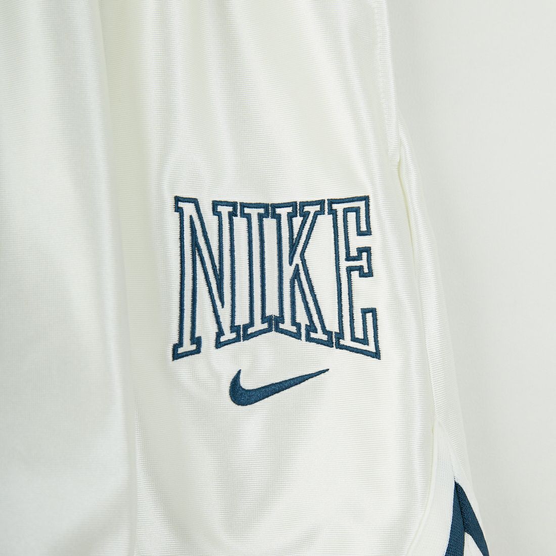 NIKE [ナイキ] ミッドライズ グラフィックショートパンツ [HJ0164] 133 SAIL/A