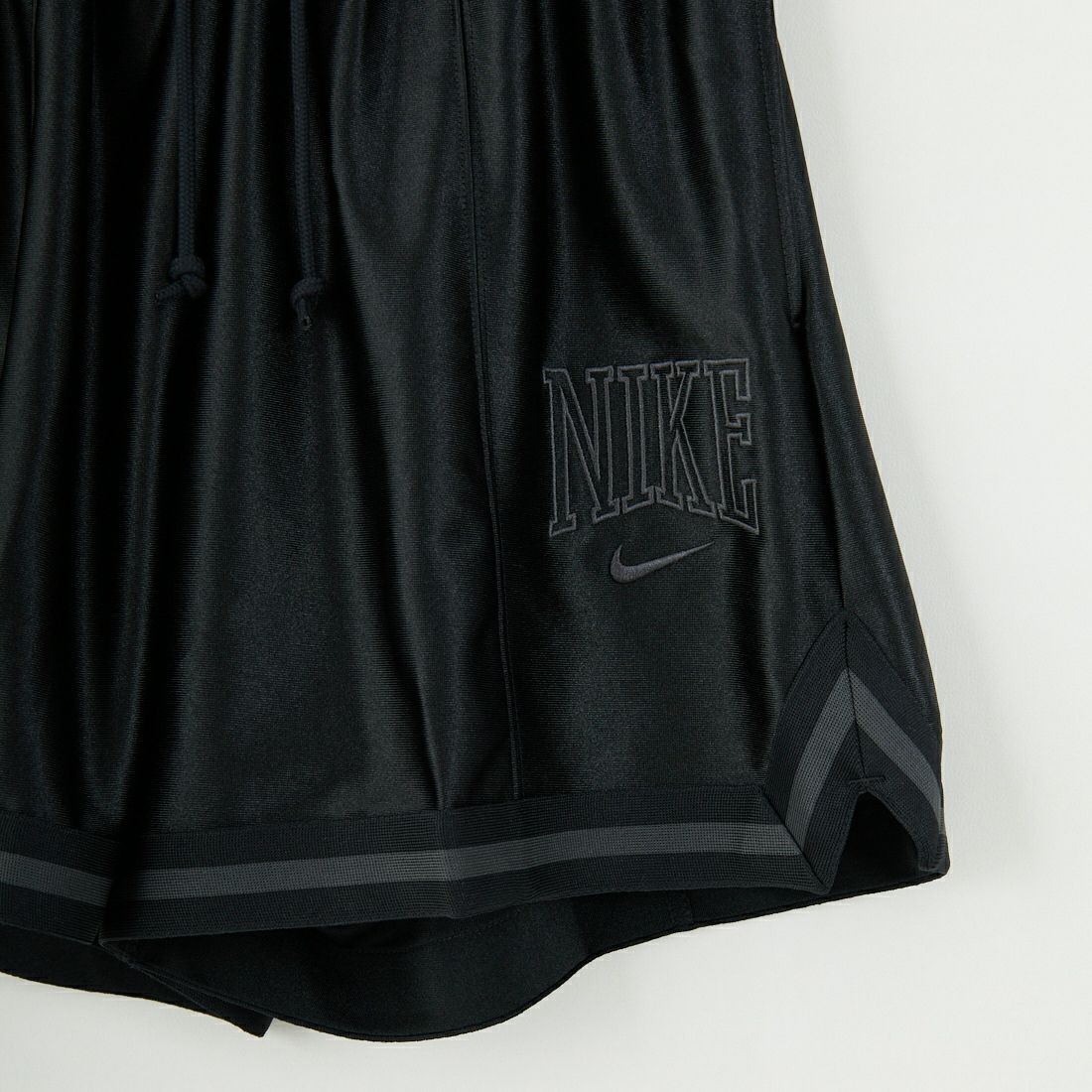 NIKE [ナイキ] ミッドライズ グラフィックショートパンツ [HJ0164] 010 BLACK