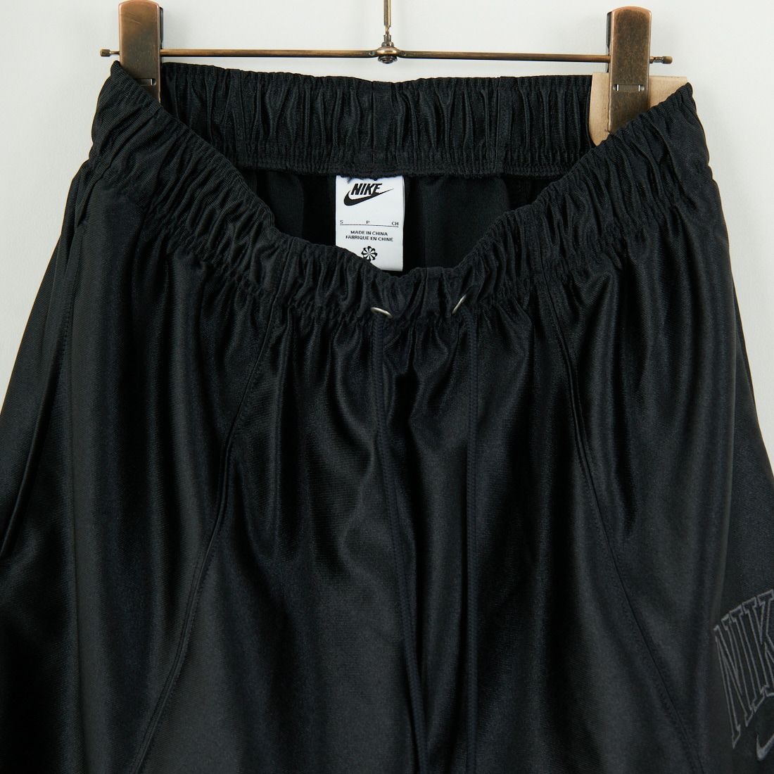 NIKE [ナイキ] ミッドライズ グラフィックショートパンツ [HJ0164] 010 BLACK