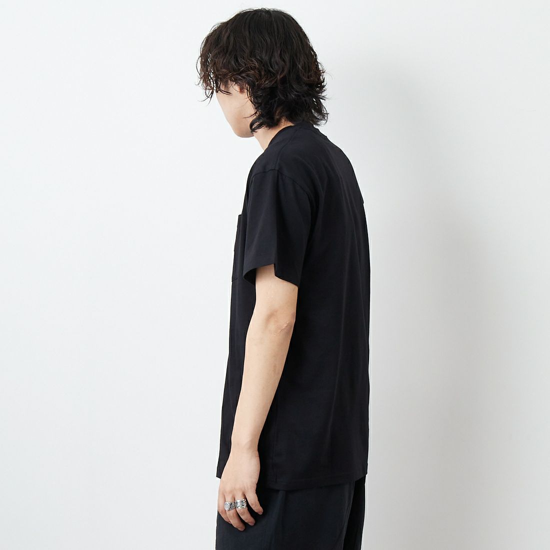 carhartt WIP [カーハートダブリューアイピー] ショートスリーブポケットハートTシャツ [I032128] BLACK/RED &&モデル身長：179cm 着用サイズ：M&&
