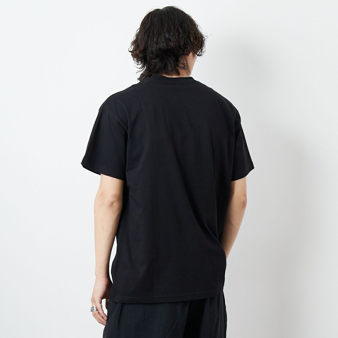 carhartt WIP [カーハートダブリューアイピー] ショートスリーブポケットハートTシャツ [I032128] BLACK/RED &&モデル身長：179cm 着用サイズ：M&&