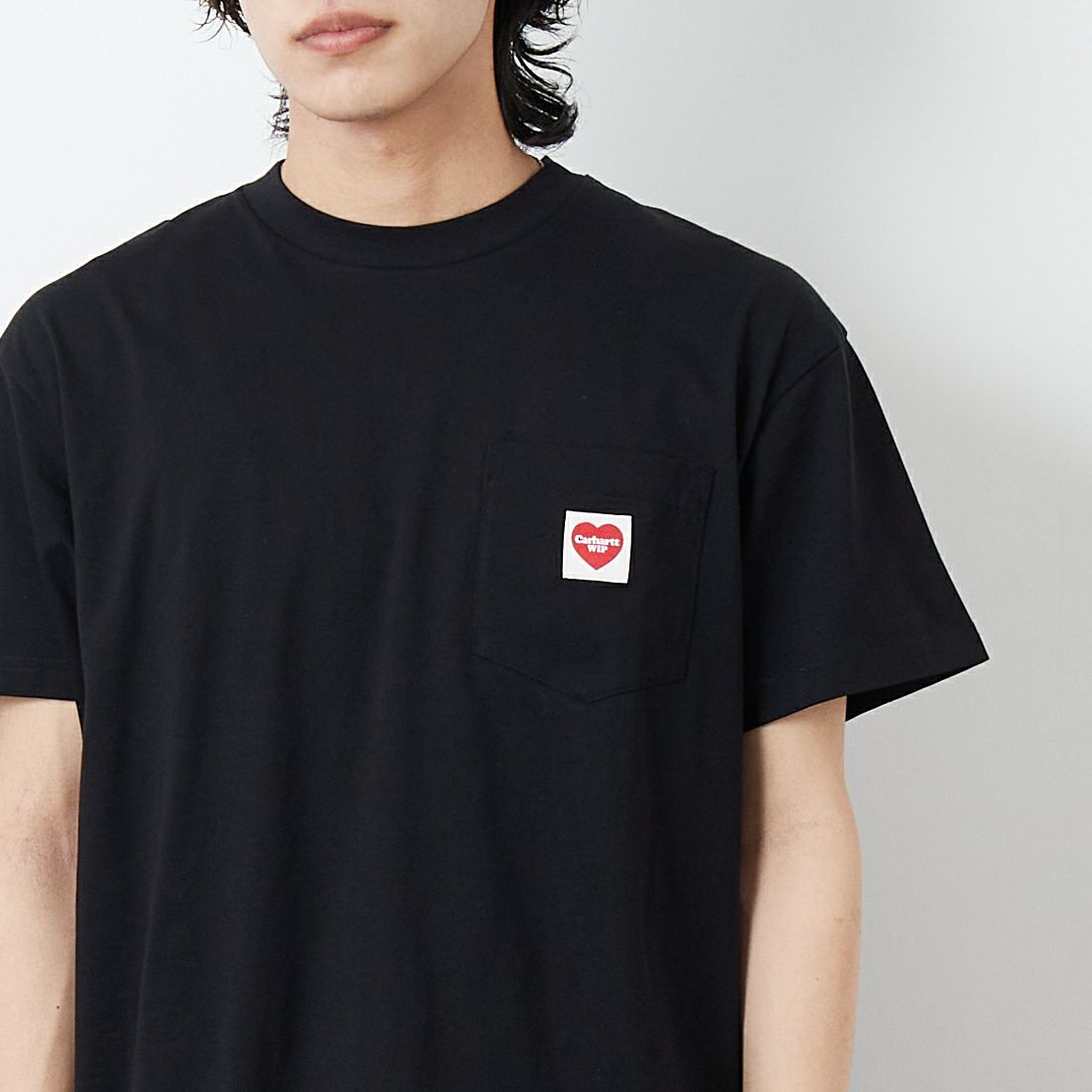 carhartt WIP [カーハートダブリューアイピー] ショートスリーブポケットハートTシャツ [I032128] BLACK/RED &&モデル身長：179cm 着用サイズ：M&&