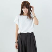 11 O.WHITE&&モデル身長：167cm 着用サイズ：F&&