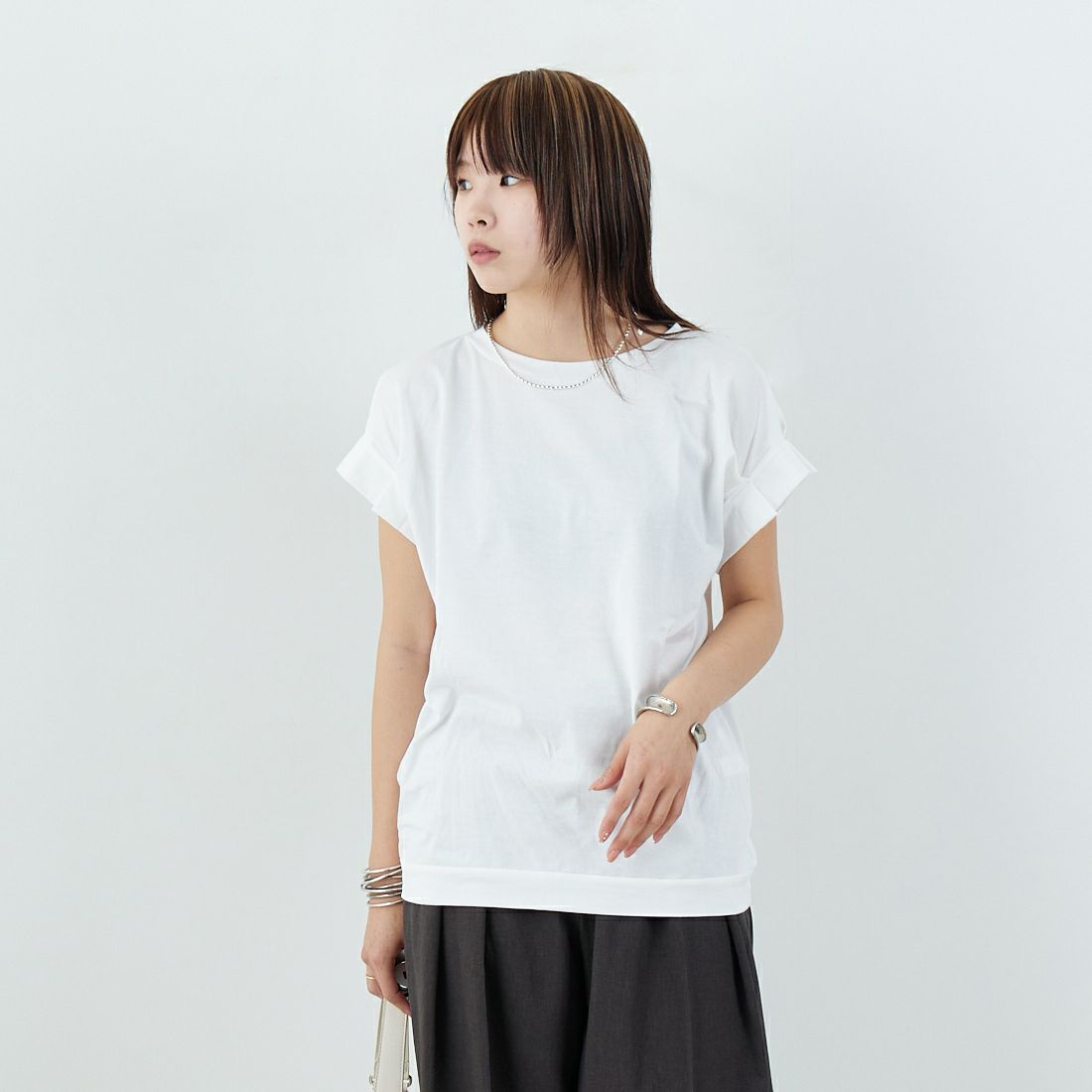 mizuiro ind [ミズイロインド] フリルスリーブ クルーネックプルオーバー [2-210110] 11 O.WHITE &&モデル身長：167cm 着用サイズ：F&&