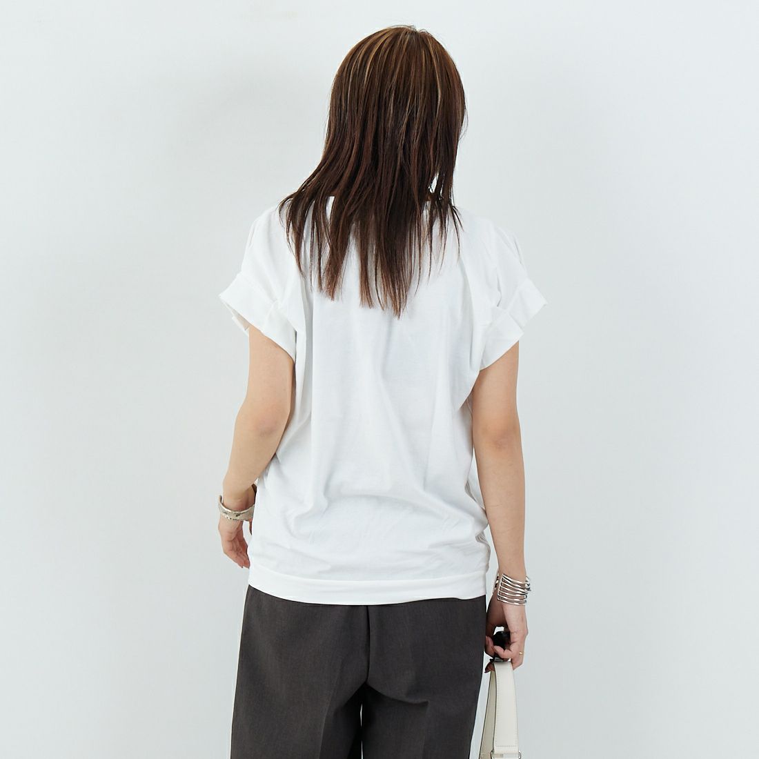 mizuiro ind [ミズイロインド] フリルスリーブ クルーネックプルオーバー [2-210110] 11 O.WHITE &&モデル身長：167cm 着用サイズ：F&&