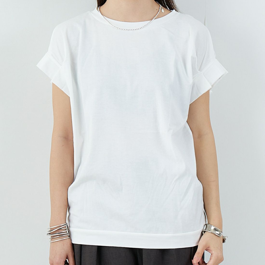 mizuiro ind [ミズイロインド] フリルスリーブ クルーネックプルオーバー [2-210110] 11 O.WHITE &&モデル身長：167cm 着用サイズ：F&&