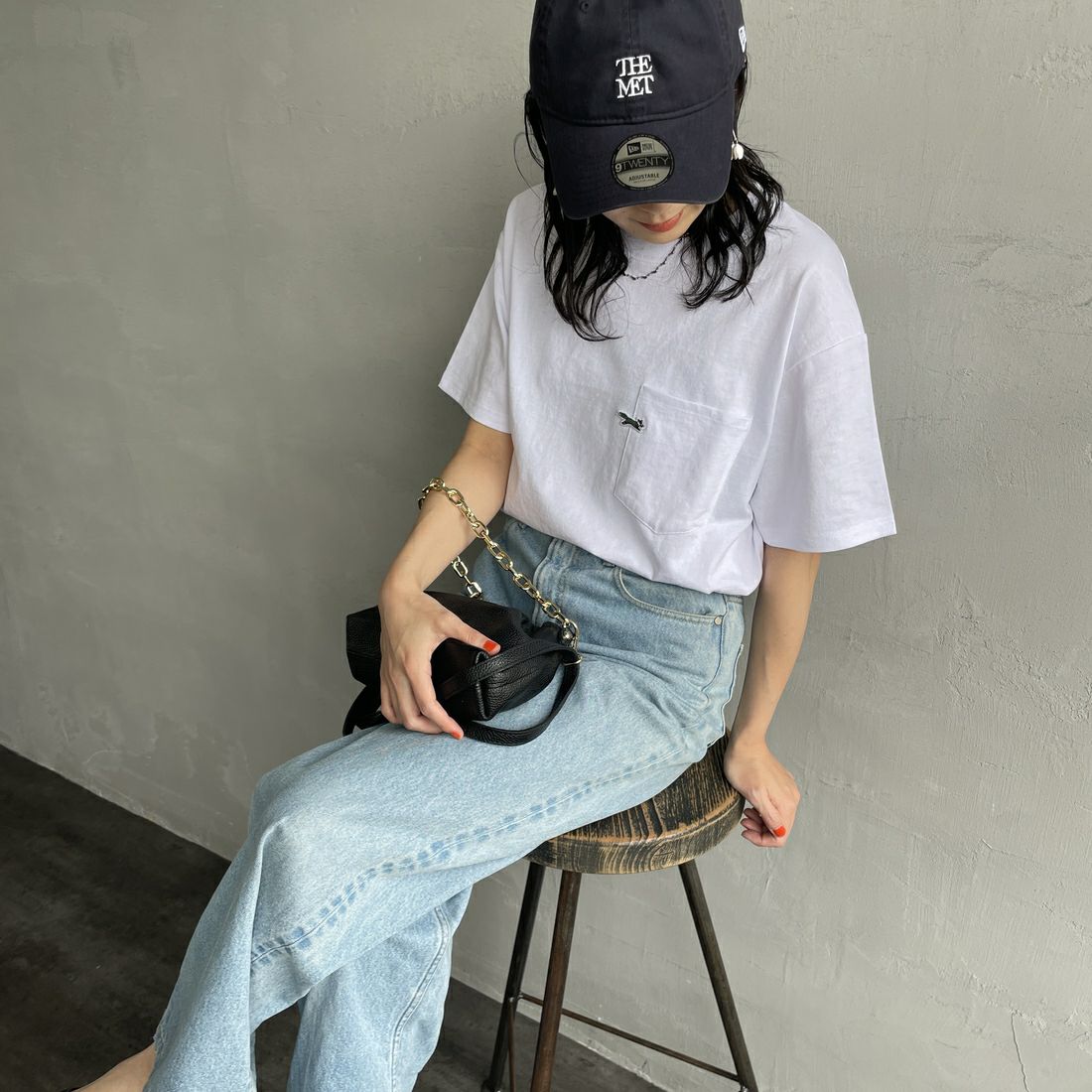 THE FOX [ザフォックス] 別注 ワンポイントロゴワッペン ポケットTシャツ [JFU25SS-11-JF] WHT &&モデル身長：160cm 着用サイズ：S&&