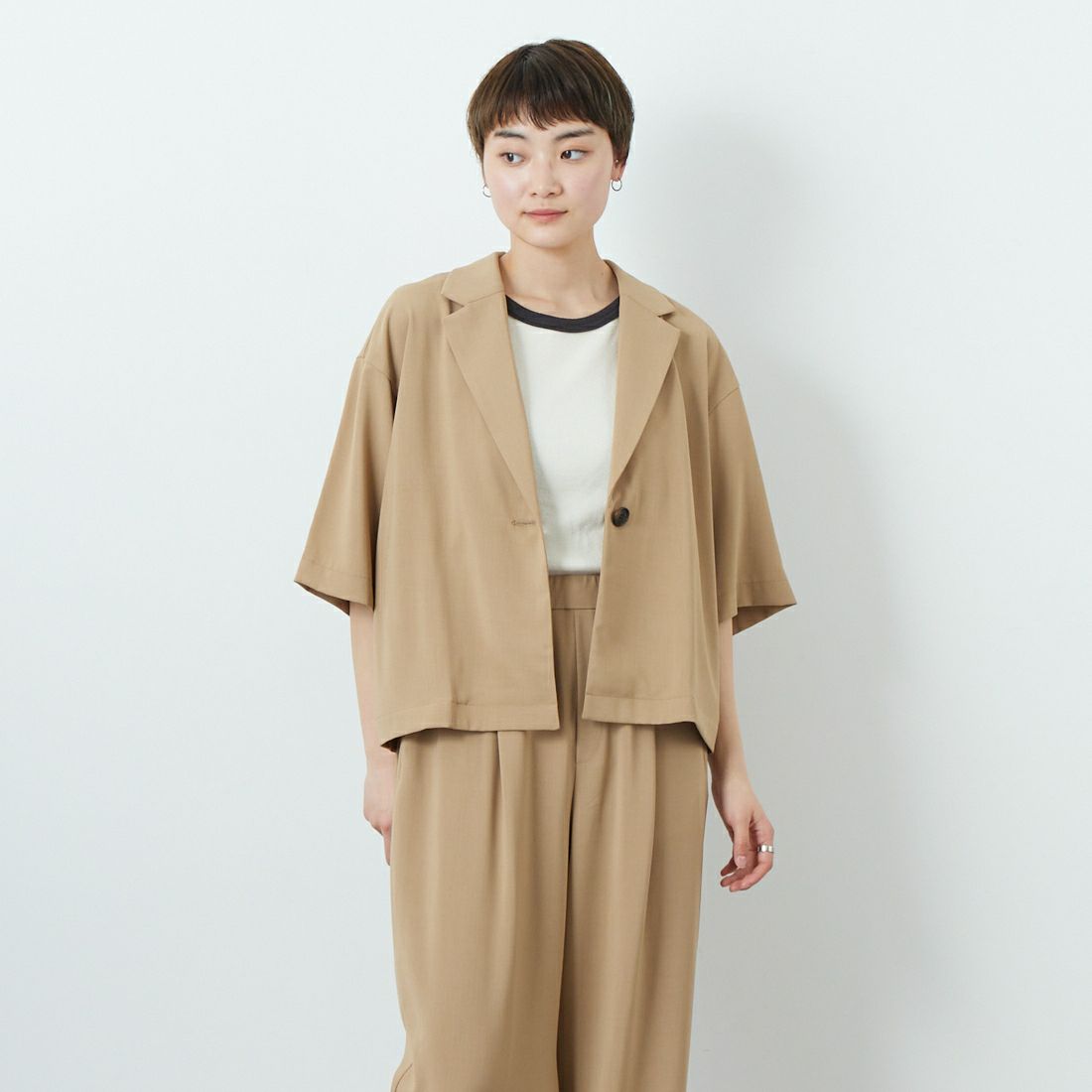 CLOCHE [クロシェ] 接触冷感ハーフスリーブシャツジャケット [51285615] ﾍﾞｰｼﾞｭ &&モデル身長：160cm 着用サイズ：2&&