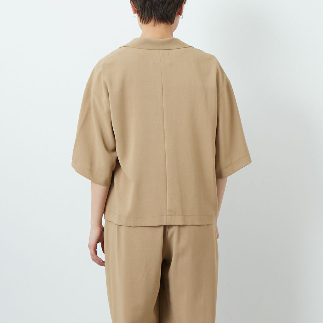 CLOCHE [クロシェ] 接触冷感ハーフスリーブシャツジャケット [51285615] ﾍﾞｰｼﾞｭ &&モデル身長：160cm 着用サイズ：2&&