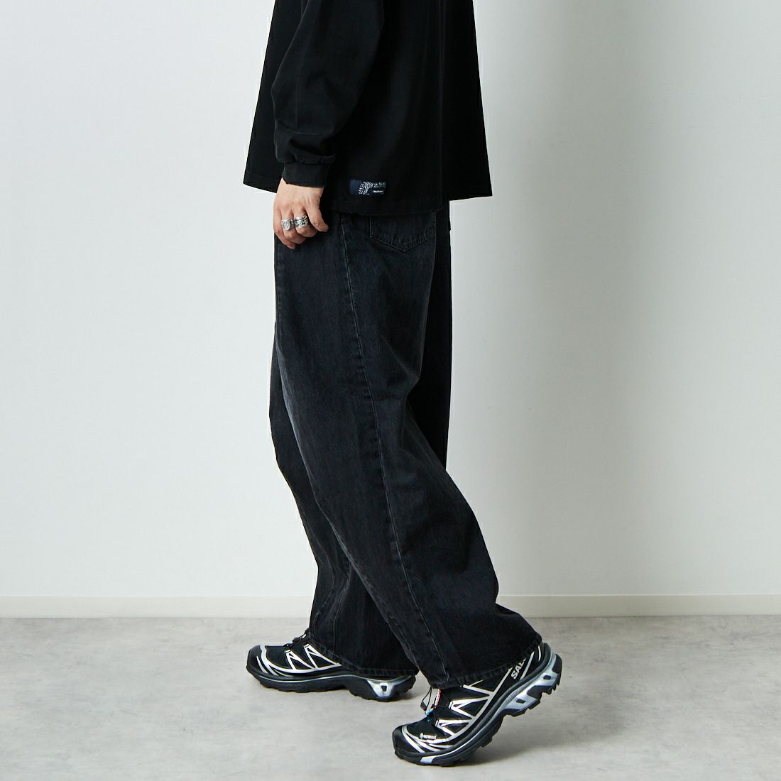 Needles [ニードルズ] 12ozデニム ヒザデルパンツ [QV161] B BLACK &&モデル身長：179cm 着用サイズ：XS&&