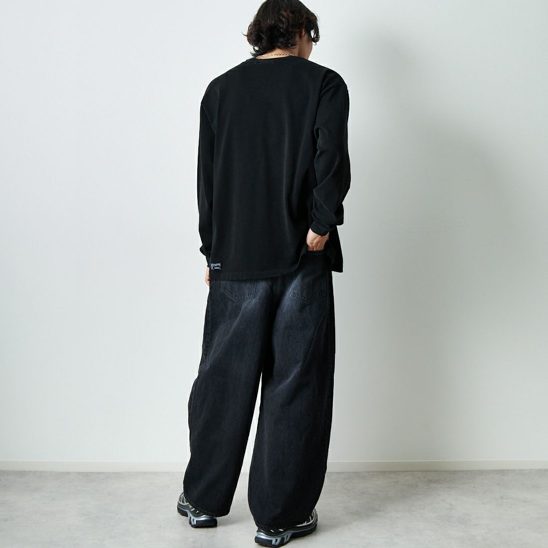 Needles [ニードルズ] 12ozデニム ヒザデルパンツ [QV161] B BLACK &&モデル身長：179cm 着用サイズ：XS&&