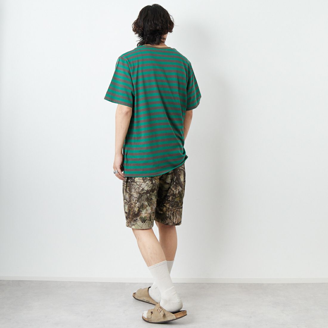 South2West8 [サウスツーウエストエイト] ショートスリーブラウンドポケットTシャツ [QV664] A GREEN &&モデル身長：179cm 着用サイズ：M&&