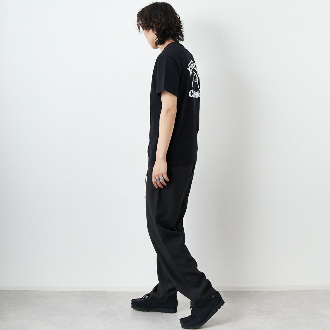 XLARGE [エクストララージ] 手書き風ロゴショートスリーブTシャツ [101252011041] BLACK &&モデル身長：179cm 着用サイズ：M&&